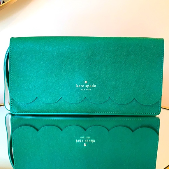 Kate Spade Wrislet - Picture 1 of 5